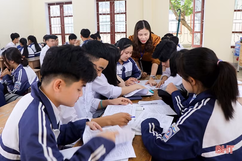 Đặc cách công nhận 145 học sinh giỏi tỉnh môn ngoại ngữ lớp 12