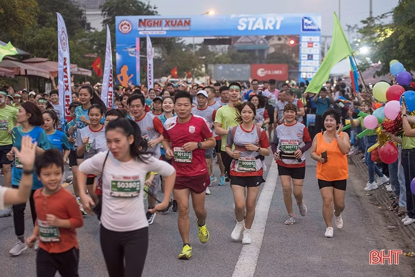 1.400 vận động viên tham gia Giải chạy Half marathon - Nghi Xuân 2023
