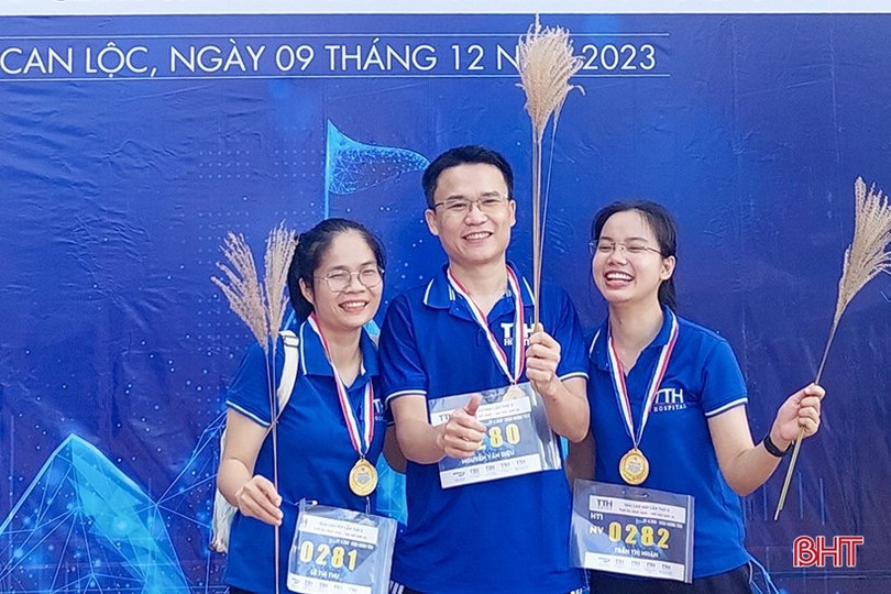 250 người tham gia giải leo núi chùa Hương Tích