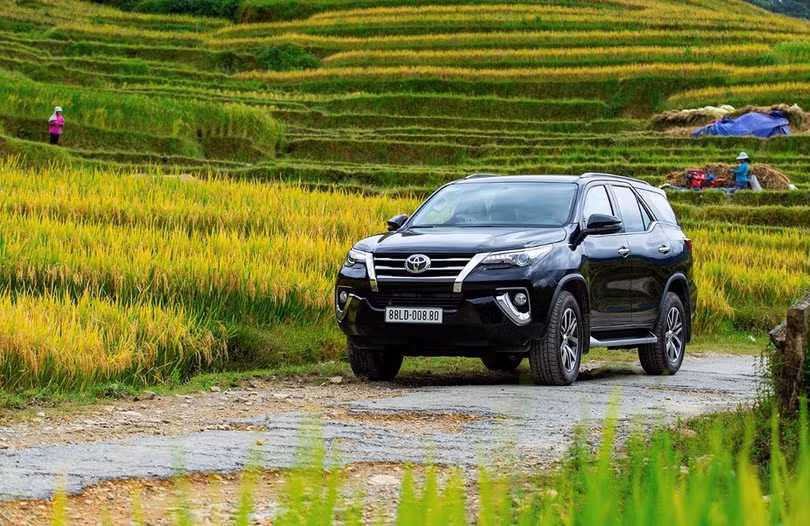 Doanh số sụt giảm, loạt xe Mazda, Nissan hạ giá 100 triệu đồng