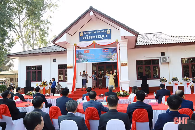 Hà Tĩnh xây dựng điển hình về hữu nghị, hợp tác Việt - Lào