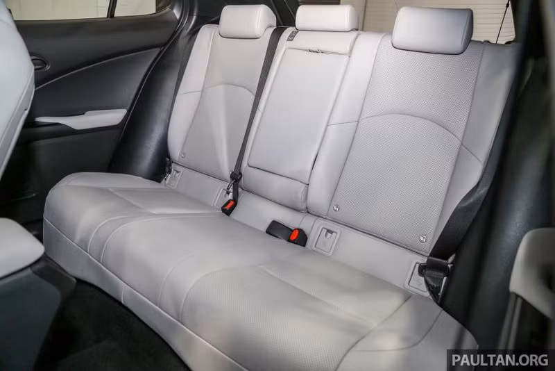 mẫu suv lexus ux chuẩn bị bán ra tại thị trường hình 7 Mẫu SUV Lexus UX chuẩn bị bán ra thị trường