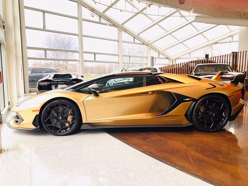 Người Việt tậu Lamborghini Aventador SVJ Roadster đầu tiên thế giới