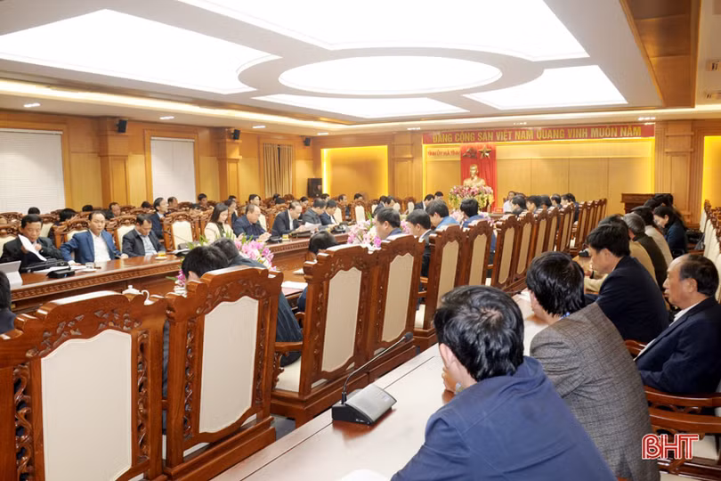 Hà Tĩnh khuyến khích nhất thể hóa chức danh bí thư đảng ủy đồng thời là chủ tịch UBND xã