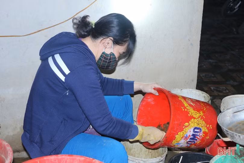 Trắng đêm “săn” cua đồng