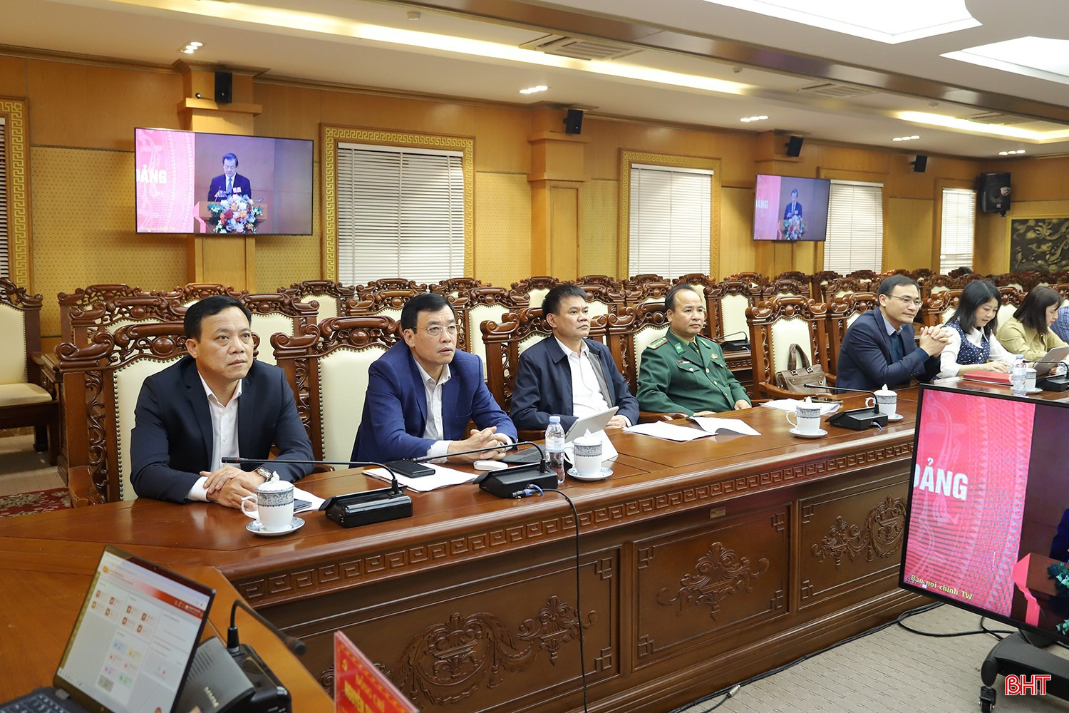 bqbht_br_noi-chinh-tinh-uy.jpg