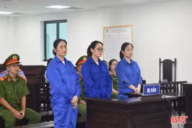 3 đối tượng vận chuyển vàng qua biên giới lĩnh 18 năm tù