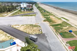Dự án dang dở - quảng trường biển Lộc Hà mất mỹ quan