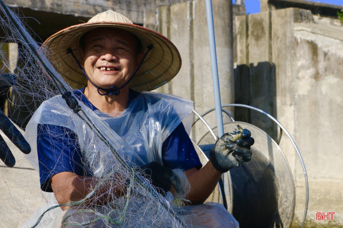 Mùa biển động, ngư dân Cẩm Xuyên vẫn “trúng” nhiều hải sản giá trị