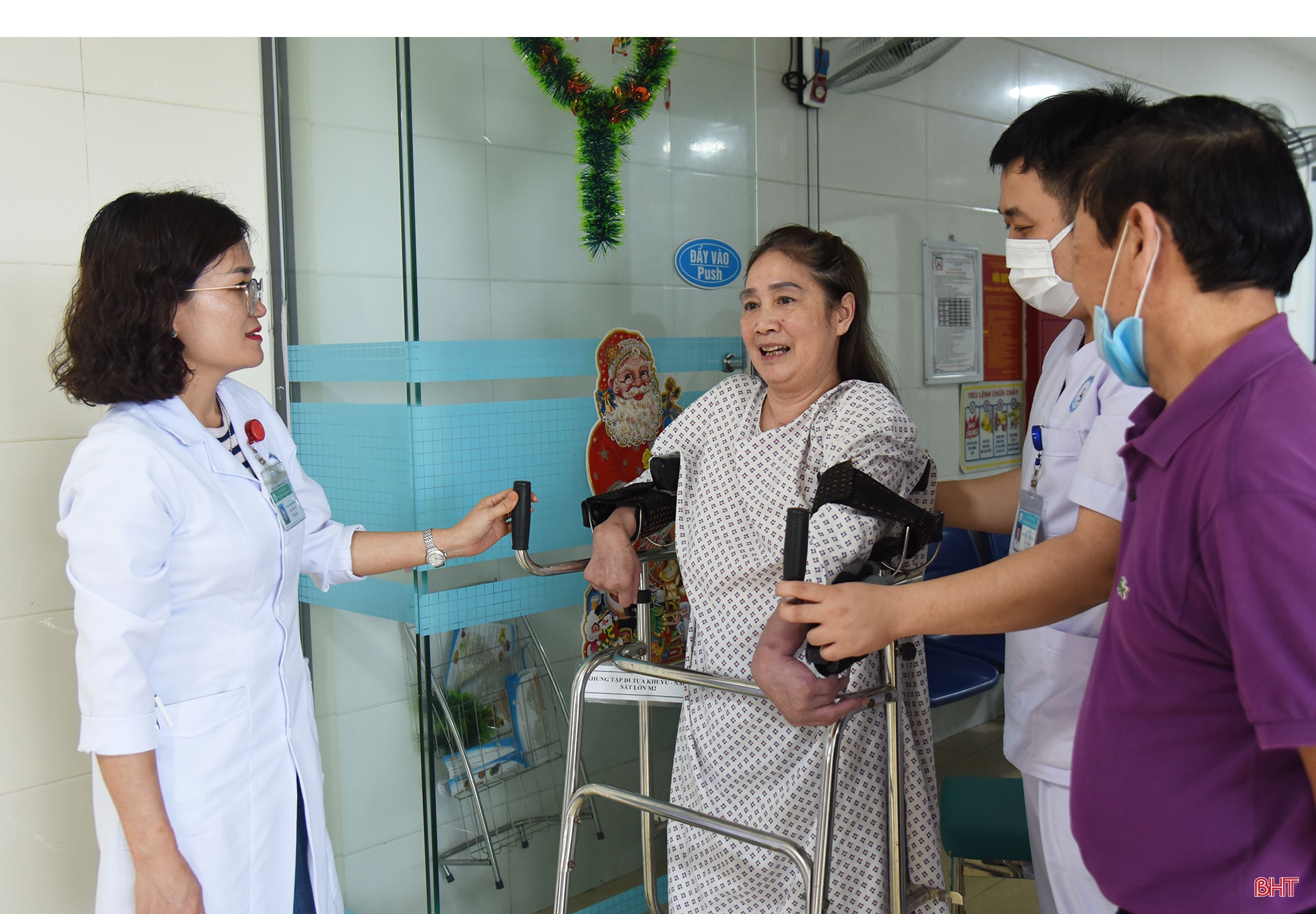 Ấm lòng cùng blouse trắng (Bài 1): Mở đường ứng dụng kỹ thuật khó, tìm cơ hội sống cho người bệnh