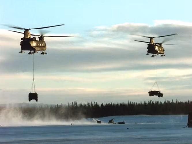 suc manh dang kinh ngac cua sieu truc thang van tai ch 47 chinook