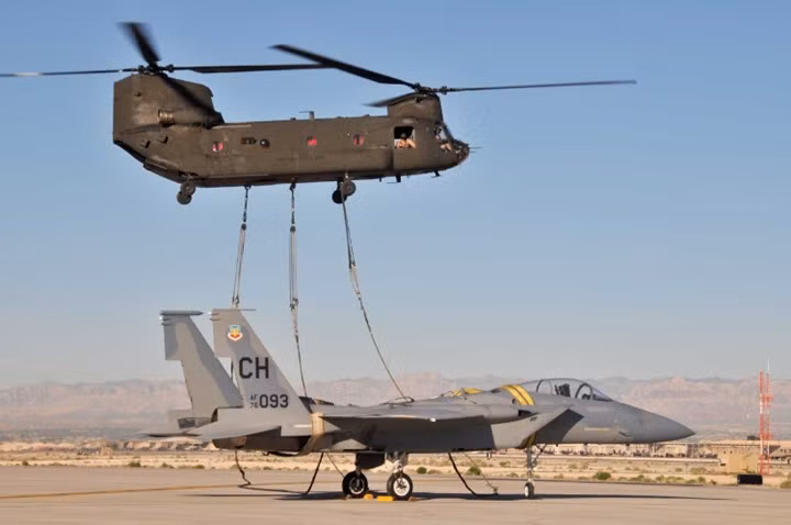 suc manh dang kinh ngac cua sieu truc thang van tai ch 47 chinook
