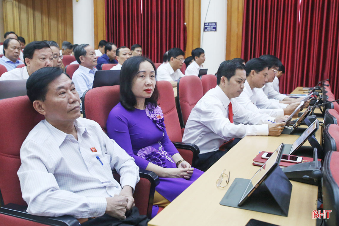 Bí thư Tỉnh ủy - Chủ tịch HĐND tỉnh Lê Đình Sơn: Chất lượng thảo luận khá tốt, sâu hơn, kỹ hơn!