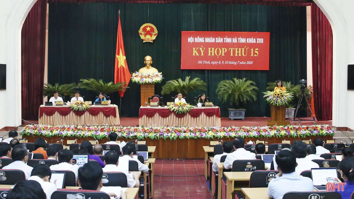 Bí thư Tỉnh ủy - Chủ tịch HĐND tỉnh Lê Đình Sơn: Chất lượng thảo luận khá tốt, sâu hơn, kỹ hơn!