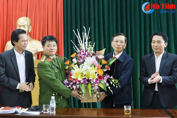 pha chuyen an trom xe may cuc lon tren mien son cuoc ha tinh