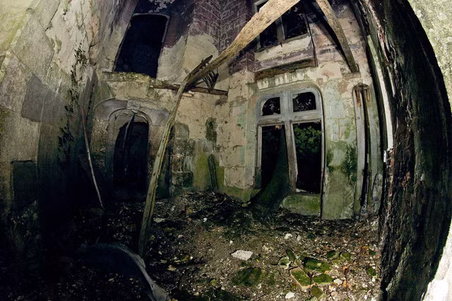 toa lau dai nghin nam tuoi song lai nho dieu ky dieu