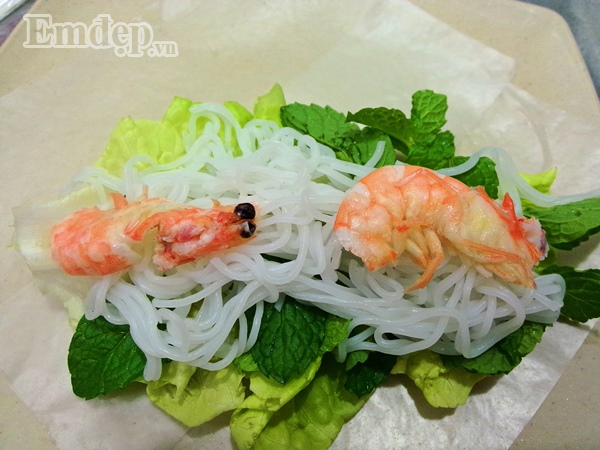 nem cuon tom ngon mieng doi vi bua com cuoi tuan