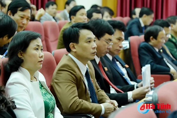 chu tich ubnd tinh lam ro nhung van de dai bieu cu tri quan tam