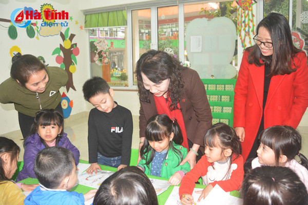 ha tinh tao buoc dot pha trong chinh sach giao duc mam non