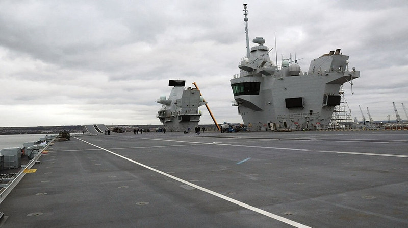 ben trong tau san bay hien dai nhat cua anh