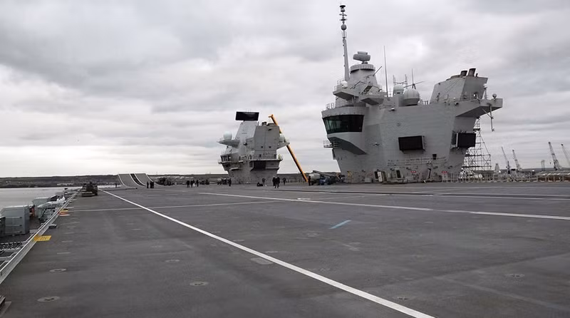 ben trong tau san bay hien dai nhat cua anh