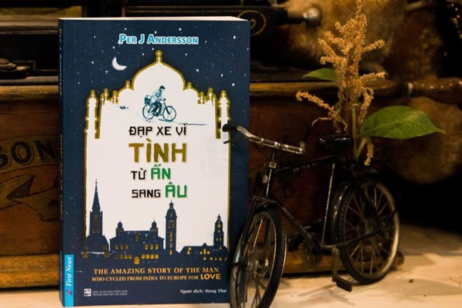 Đạp xe vì tình từ Ấn sang Âu là câu chuyện có thật đã truyền cảm hứng cho hàng triệu trái tim cô đơn đang tìm kiếm hạnh phúc. nhung cuon sach nhat dinh phai doc mua dong nay