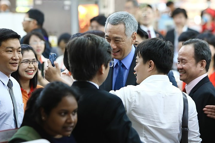 hinh anh than thien cua nhat hoang va lanh dao nuoc ngoai o viet nam