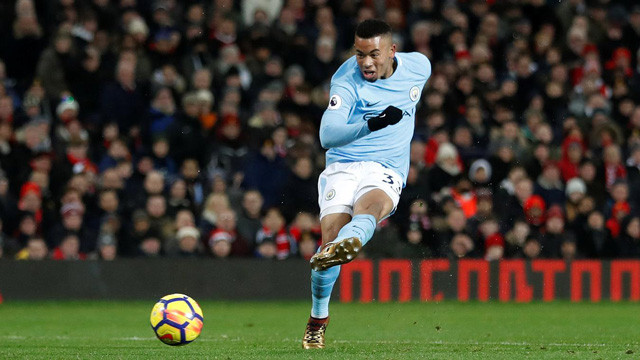 lukaku lien tiep tang qua man city m u tieu tan mong vo dich