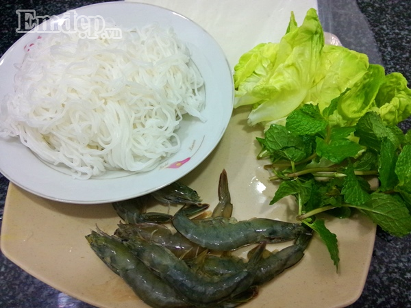 nem cuon tom ngon mieng doi vi bua com cuoi tuan