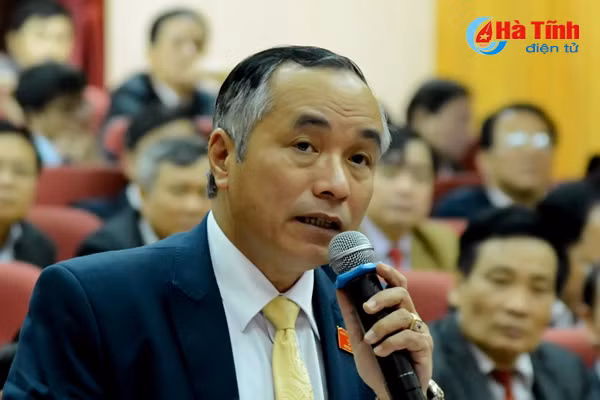 khong dieu chuyen giao vien doi du giua cac dia ban thi ai tra luong