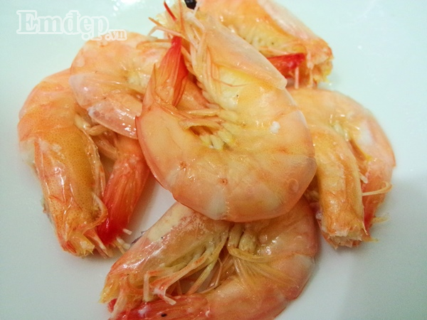 nem cuon tom ngon mieng doi vi bua com cuoi tuan