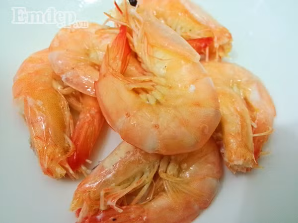 nem cuon tom ngon mieng doi vi bua com cuoi tuan