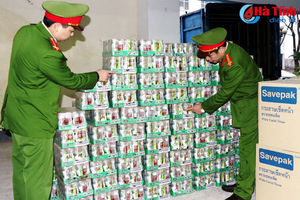 khong giay to hop phap 200 ket nuoc ngot thai lan van vi vu tren xe tai