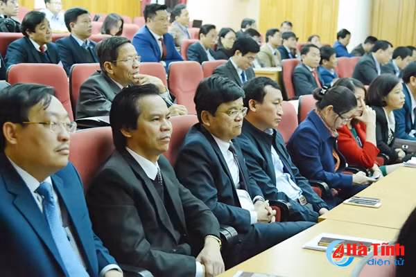 chu tich ubnd tinh lam ro nhung van de dai bieu cu tri quan tam