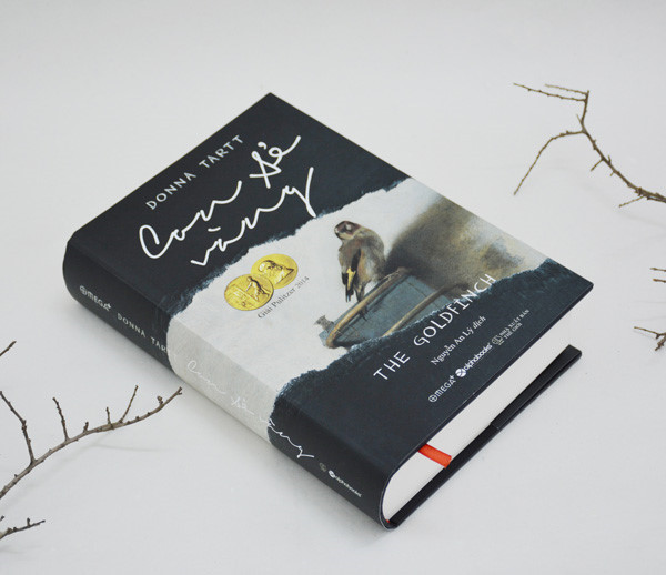 Con sẻ vàng đã vinh dự nhận được giải Pulitzer thể loại Tiểu thuyết năm 2014. nhung cuon sach nhat dinh phai doc mua dong nay