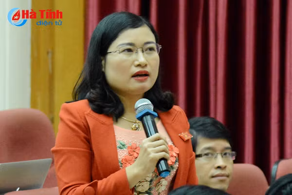 khong dieu chuyen giao vien doi du giua cac dia ban thi ai tra luong