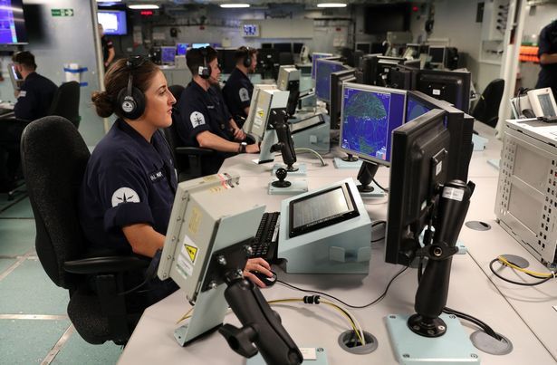 ben trong tau san bay hien dai nhat cua anh