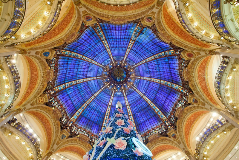 nhung cay thong noel tuyet dep o chau au