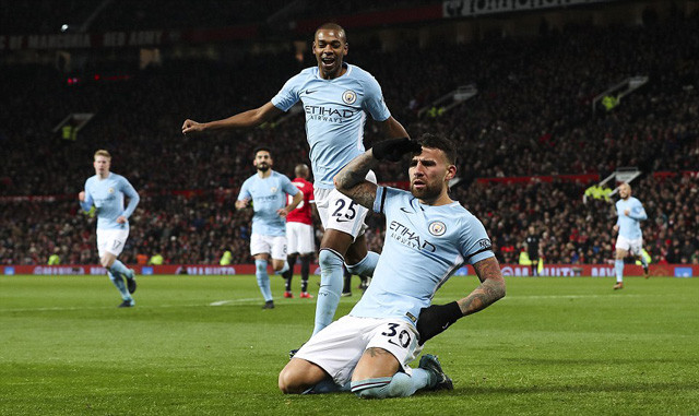 lukaku lien tiep tang qua man city m u tieu tan mong vo dich