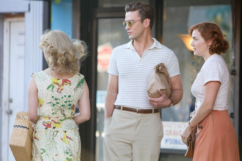 vong xoay cam do va ao mong dan ba