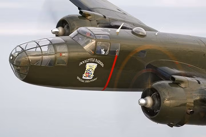 may bay nem bom b25 cua hai quan my mot thoi tung hoanh