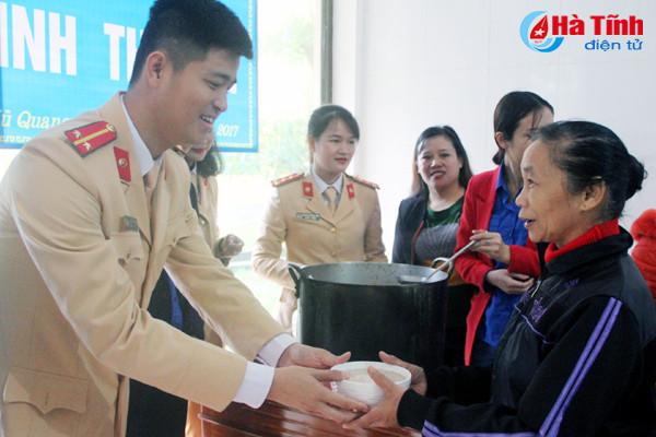 bat chao tinh thuong am long benh nhan ngheo vu quang
