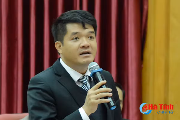 khong dieu chuyen giao vien doi du giua cac dia ban thi ai tra luong