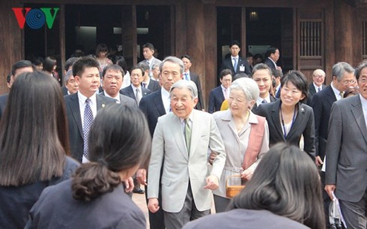 hinh anh than thien cua nhat hoang va lanh dao nuoc ngoai o viet nam