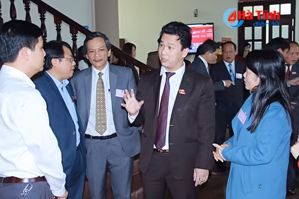 hdnd tinh nghe kien nghi cua cu tri thao luan tinh hinh kt xh