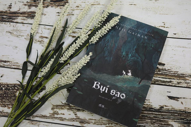 Bụi sao của Neil Gaiman giống như một câu chuyện thần tiên dành cho người lớn. nhung cuon sach nhat dinh phai doc mua dong nay