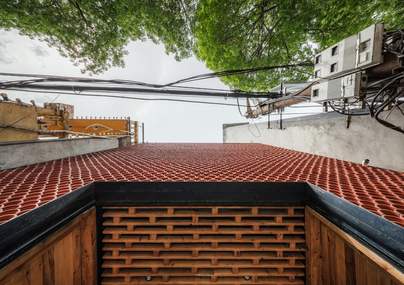 quan ca phe ca koi doc dao o ha noi len bao my