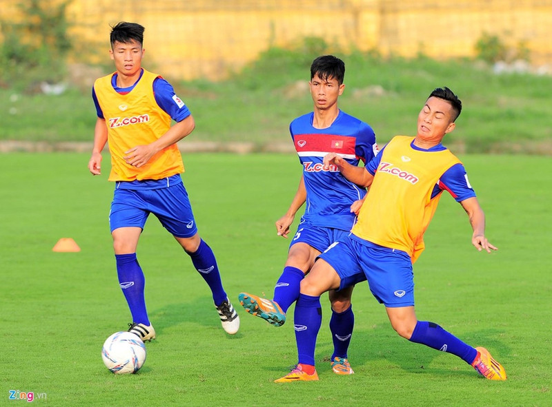 xuan truong cuoi hip mat khi tuyen viet nam tap buoi dau