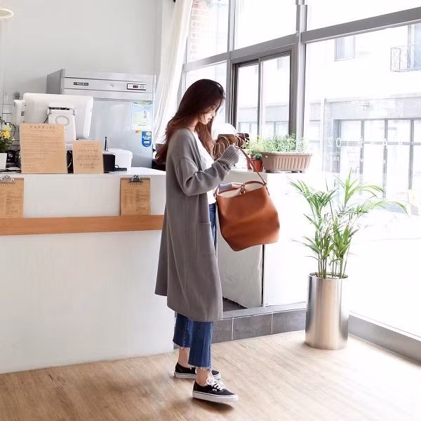 nhung chiec ao cuu canh cho phai dep khi thoi tiet am uong