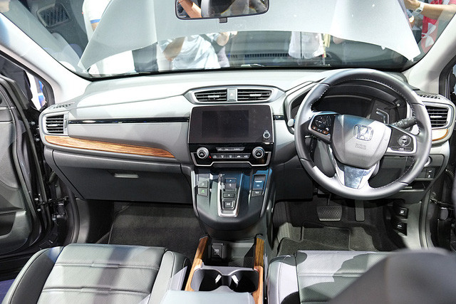 honda cr v 7 cho chinh thuc ra mat dong nam a gia tu 917 trieu